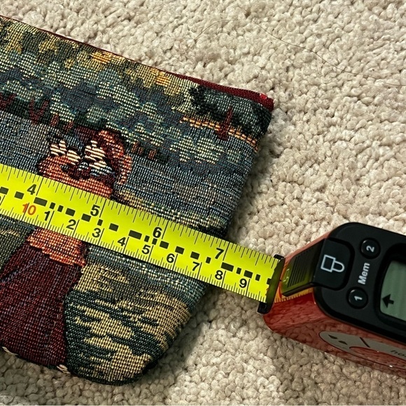 Vintage Tapestry Golfer Print zip Pouch Holdings Fine Accessories 5” x 7” - Picture 6 of 7